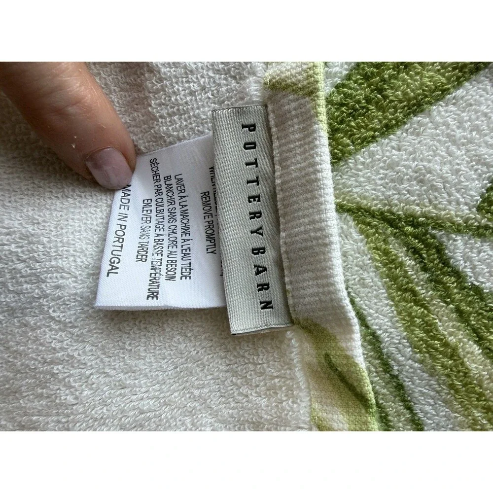 Pottery Barn Tropical Palm Leaf Textured Cotton Hand Towels  17 x 28 in GUC